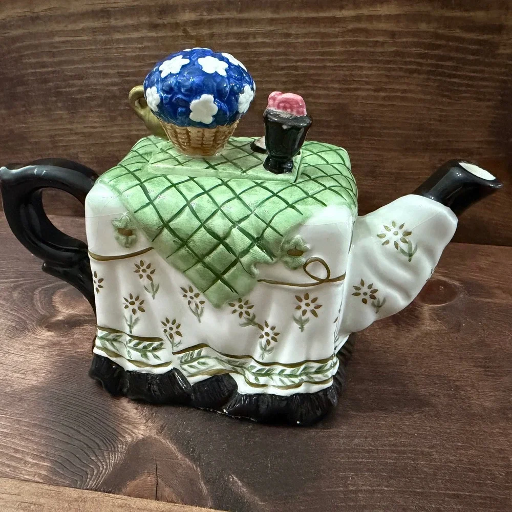 Houston Harvest Novelty Ceramic Teapot Tablecloth Tea Party Design Floral Lid